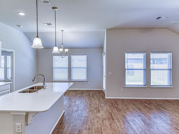 5th image of 3409 Piney River Dr
