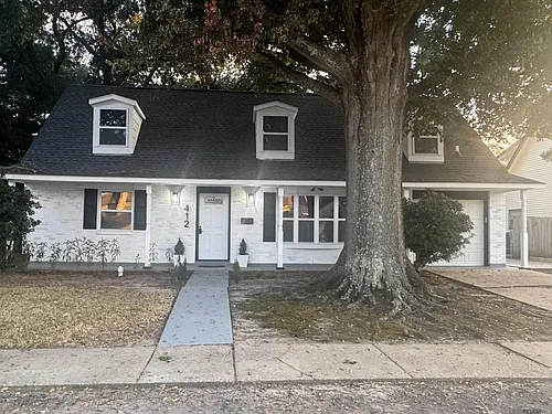 412 Fairway Dr Photo 1