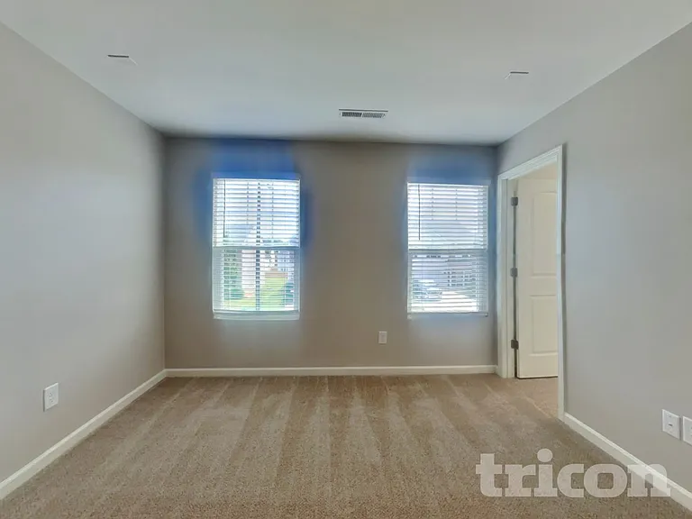 1037 Bitting Hall Cir — Photo 20