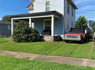 424 Poplar Ave, Williamstown, WV 26187