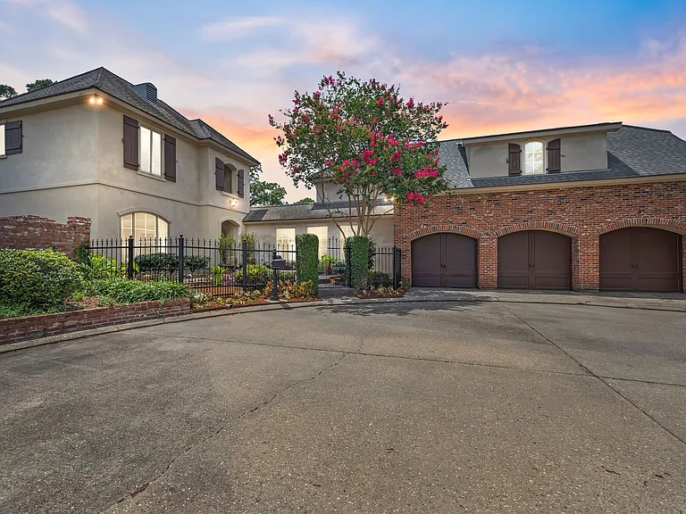 118 W Bayou Pkwy — Photo 15