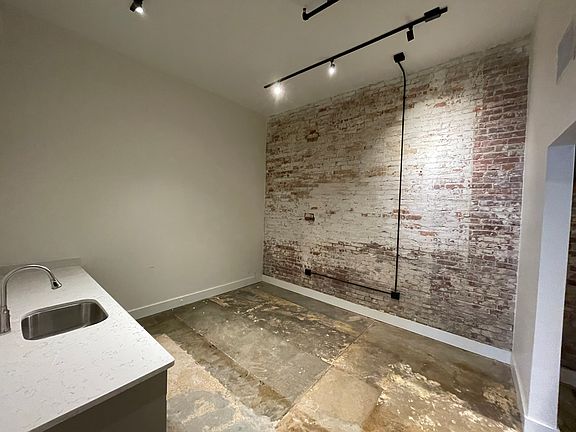 2nd image of 305 Natchitoches St #305