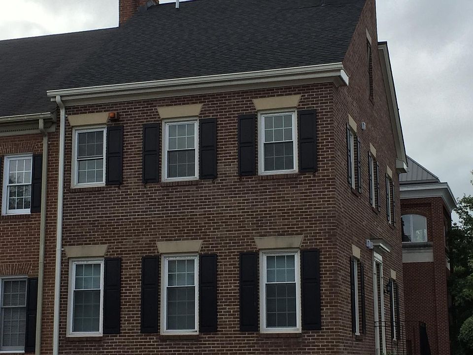1st image of 1022 Duke St #100