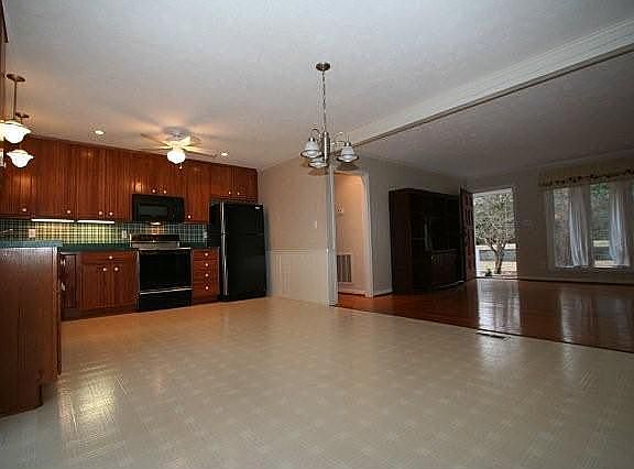 Large Open Kitchen/Dining