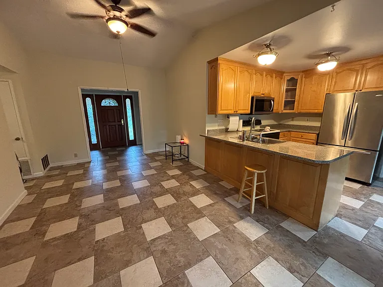 418 Aragon Pl — Photo 4