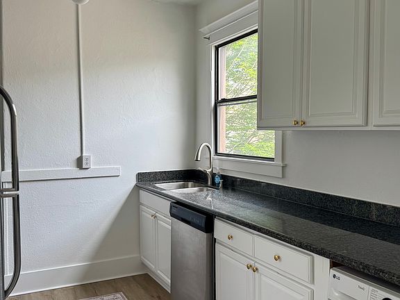 5th image of 1014 E Terrace St #D