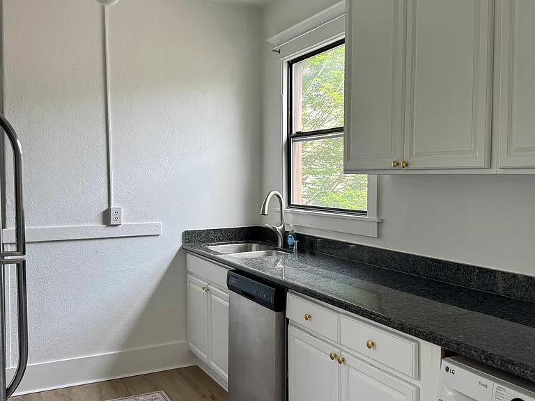 1014 E Terrace St #D — Photo 5