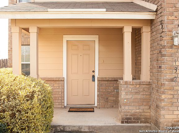 4th image of 132 Latigo Ln