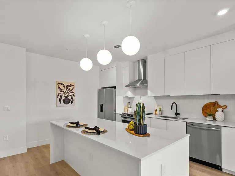1701 Simond Ave #418 — Photo 4