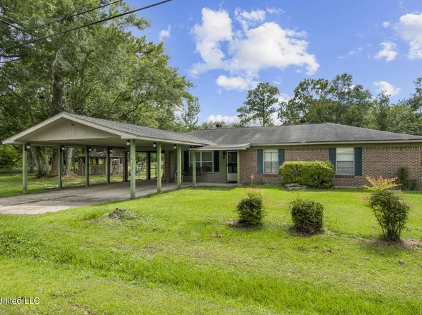 9752 Wilkerson Cir, Moss Point, MS 39562