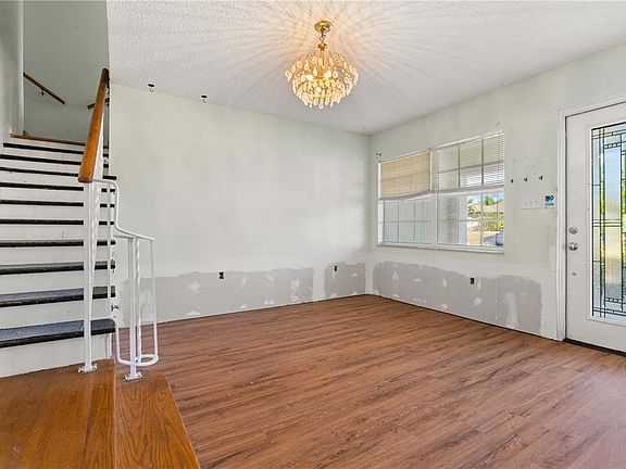 3rd image of 3333 WISTERIA PLACE