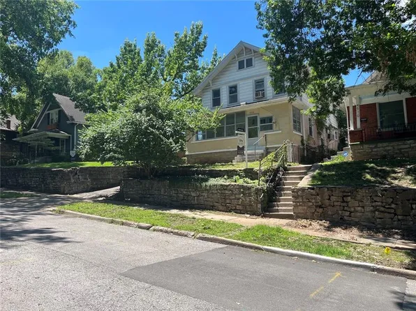 4512 Terrace St, Kansas City, MO 64111