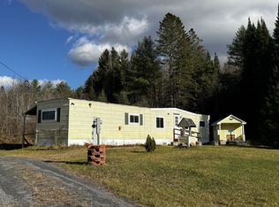 1052 Kingdom Rd, Lyndonville, VT 05851