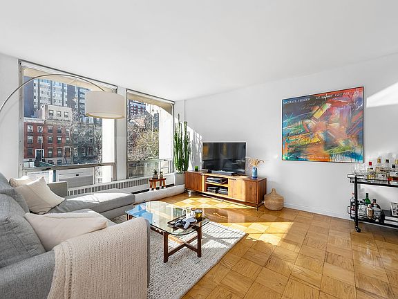 4th image of 333 E 30th St APT 2D