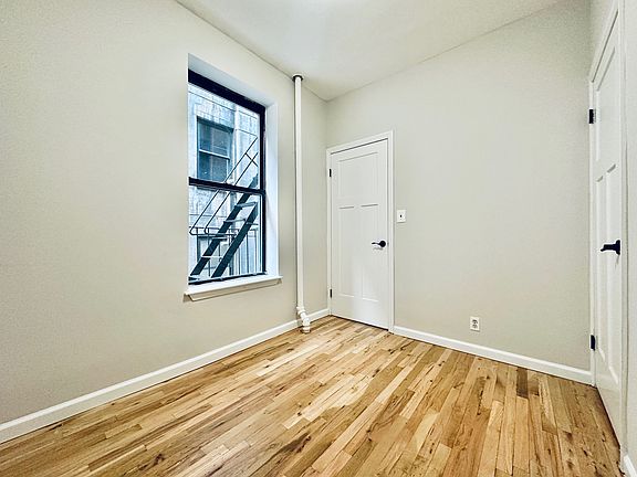 5th image of 228 W 24th St APT 2R