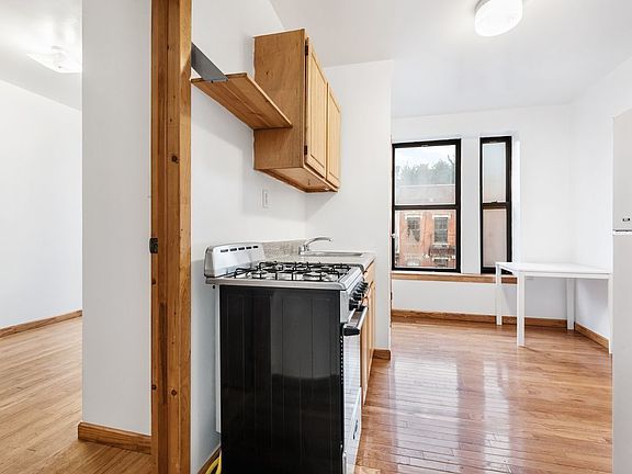 3rd image of 530 E 13th St #5D