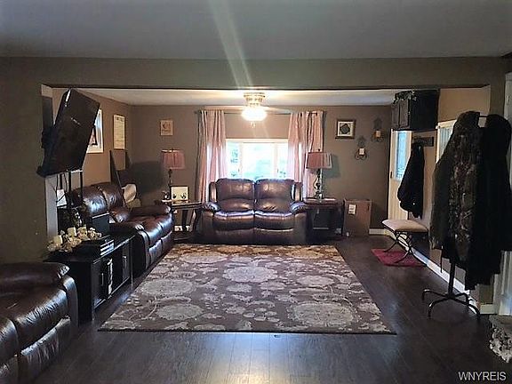 2nd image of 1064 Cleveland Dr