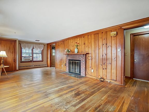 4th image of 30 Woodland Rd