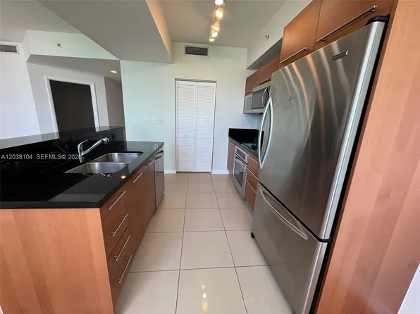 244 Biscayne Blvd, Miami, FL