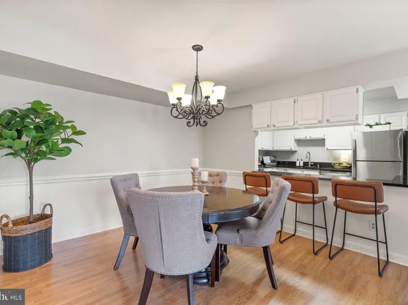8115 Lacy Dr APT 204, Manassas, VA 20109