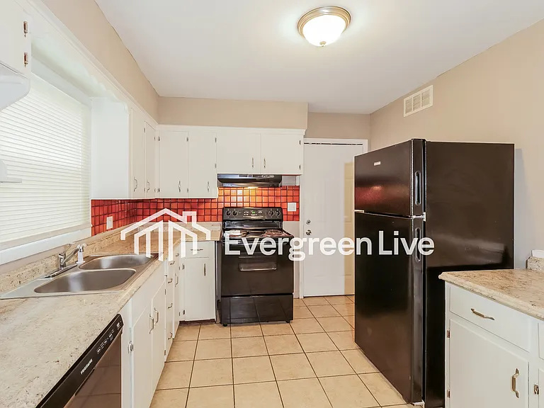 8716 Kentucky Ave — Photo 8