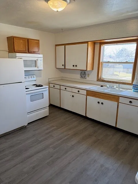 2 bed, 700 sqft, $750 — Photo 2