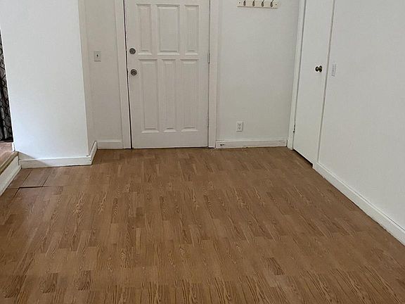3rd image of 512 Clearwater Dr #A