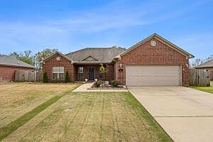 1st image of 43 Golden Leaf Dr