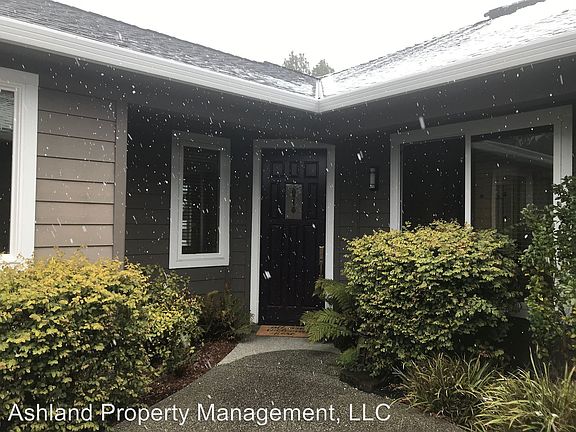 2nd image of 121 Birdsong Ln