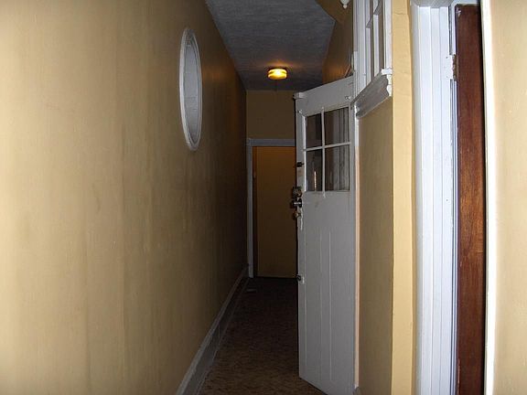 4th image of 403 Washington St