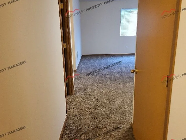 1107 Woodland Ave — Photo 9