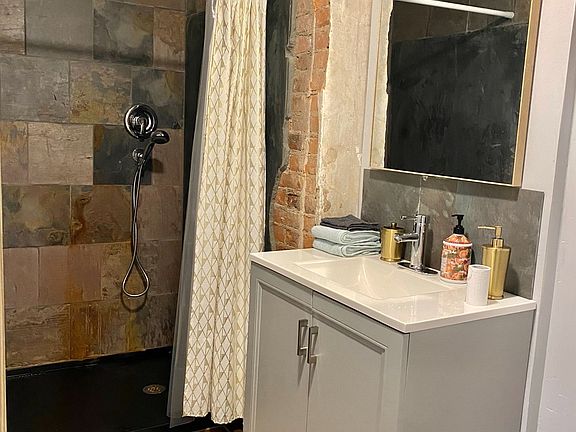 3rd image of 1917 Colerain Ave #1