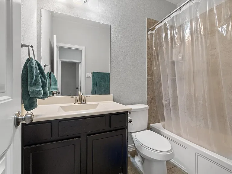 636 Maple Point Dr E — Photo 13