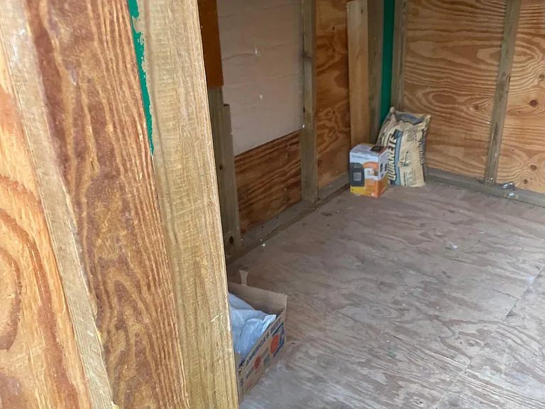 3302 Lake Dr — Photo 9