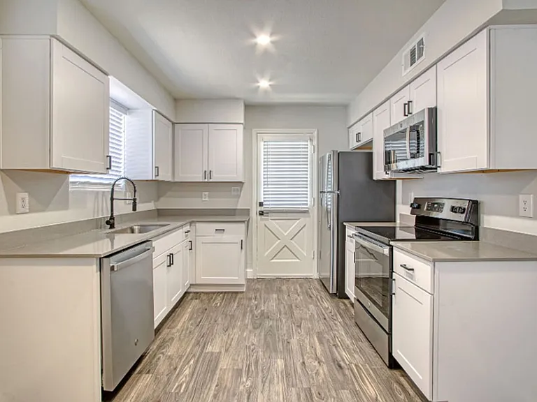 Reserve on Ray — Photo 18