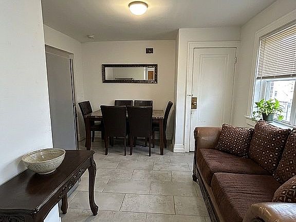 4th image of 6633 Ternes St