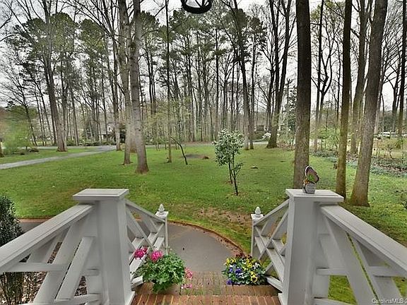 5th image of 862 Meadowlark Dr