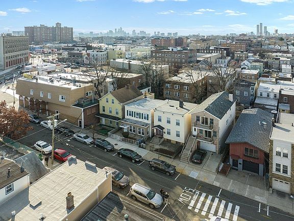 2nd image of 1117 8th St