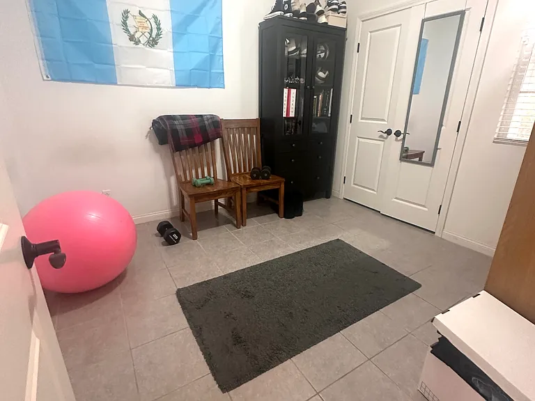 Guest bedroom at first floor
