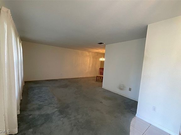 4th image of 1403 SE 8th Pl