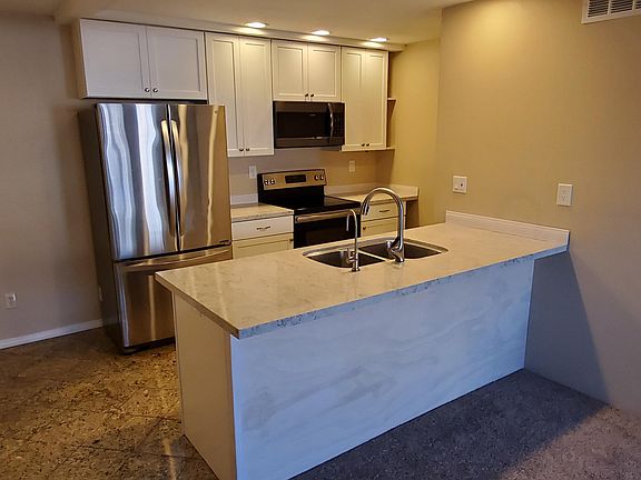 3rd image of 9269 Village Glen Dr Unit 127