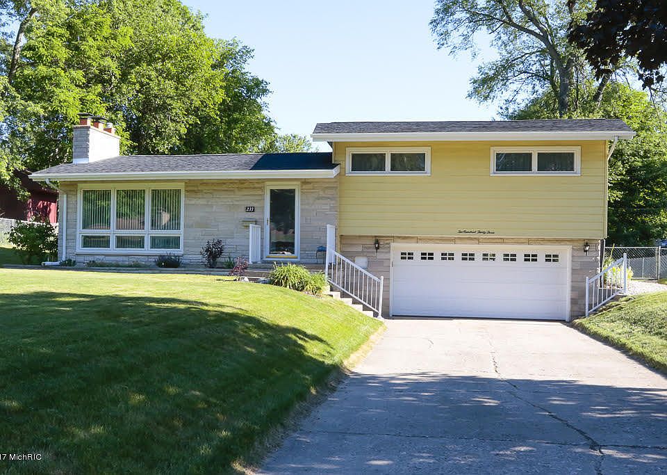 1st image of 233 S Eastway Dr