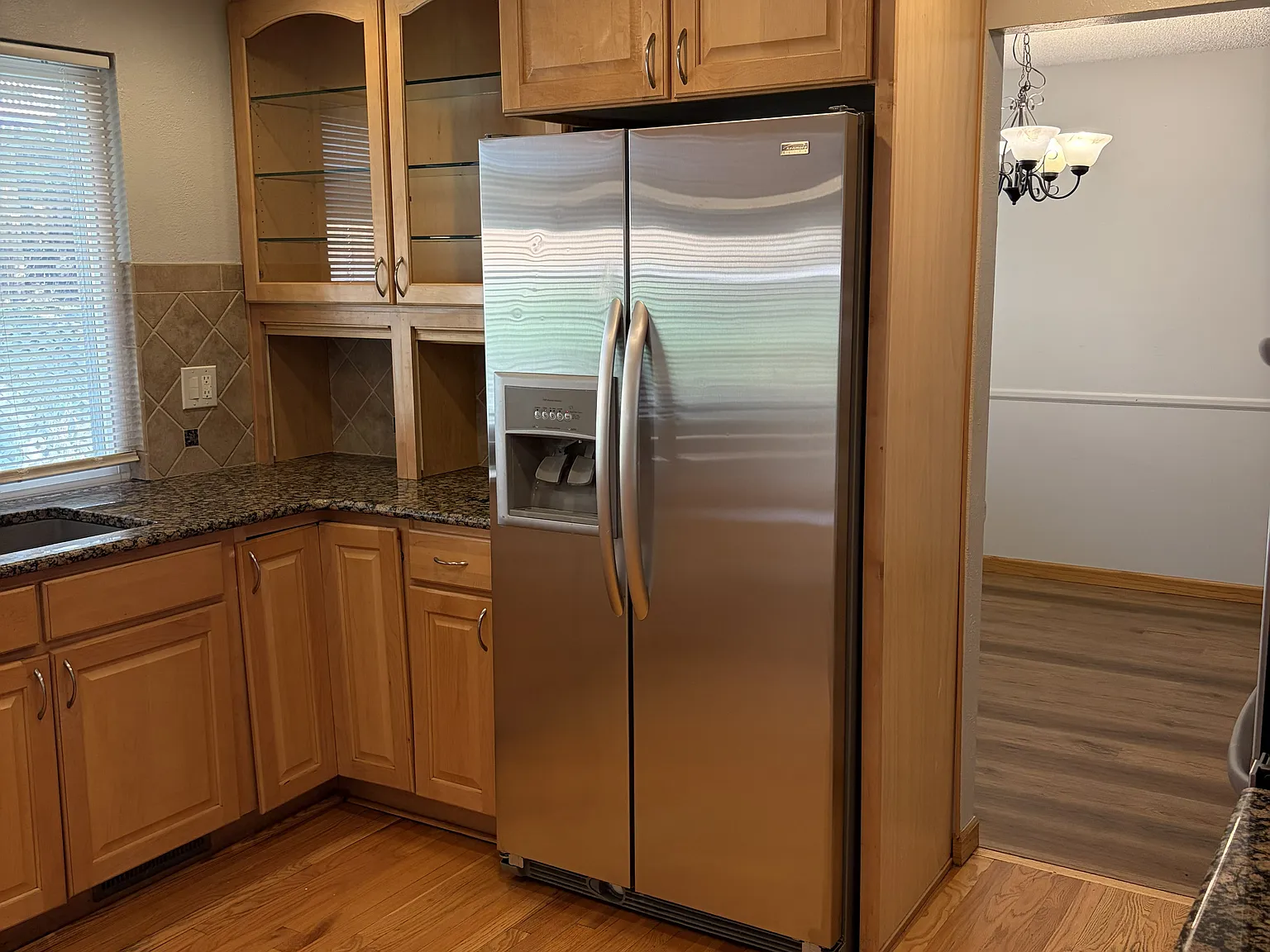 5 bed, 2313 sqft, $3,000 — Photo 3