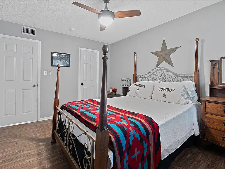 111 Comanche Point — Photo 14