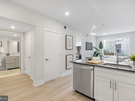 5th image of 1817-19 N 2nd St #302