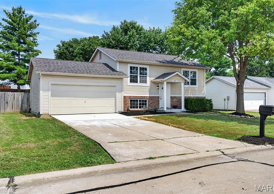 1st image of 607 Longhorn Dr