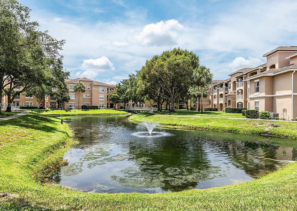 1st image of 5060 Fairways Cir APT F101