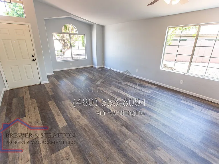 689 W Constitution Dr — Photo 10