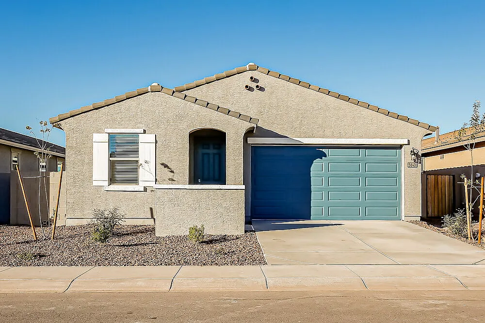4 bed, 3.0 bath, 2027 sqft, $2,550 — Photo 1