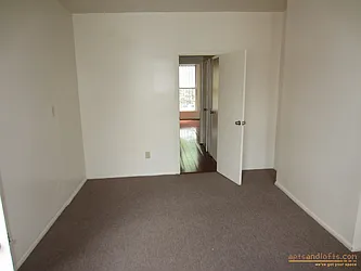 Rented by aptsandlofts.com